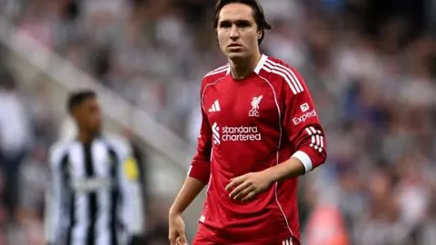 拉齐奥吉祥物驯鹰师因发布不当照片遭解聘